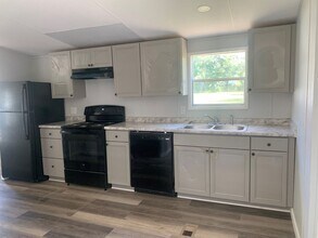 468 Lake Dr in Richlands, NC - Building Photo - Building Photo