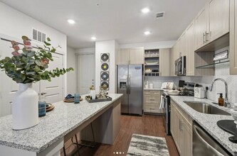 2100 E Vickery Blvd, Unit 146 in Fort Worth, TX - Building Photo - Building Photo