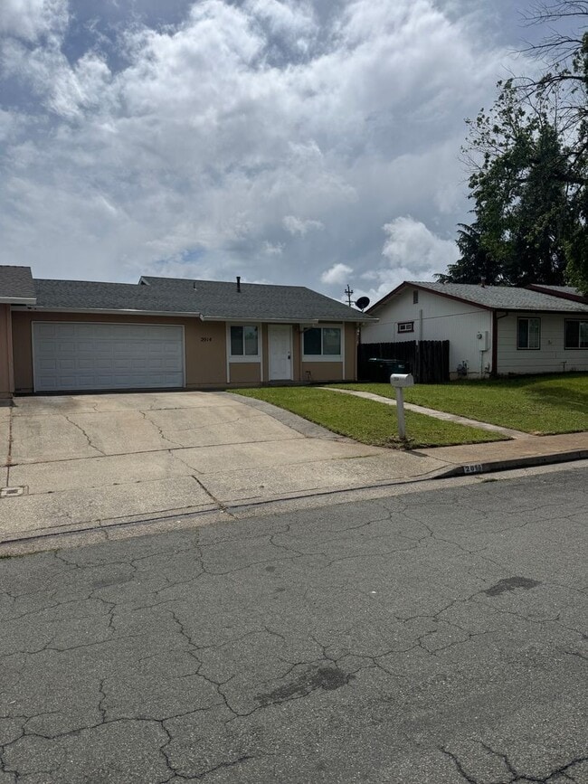 2014 Spruce Cir in Anderson, CA - Building Photo - Building Photo