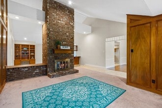 815 Millpond Dr in Sugar Land, TX - Building Photo - Building Photo