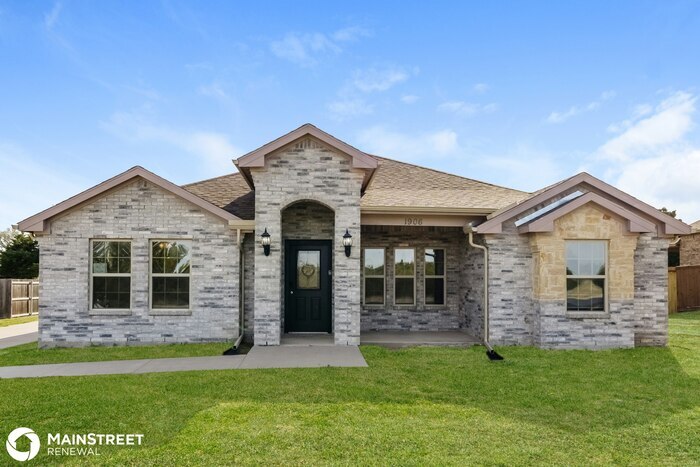 1906 Uhl Rd in Glenn Heights, TX - Building Photo