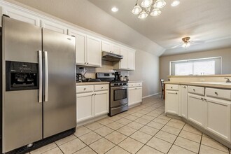 3237 SW 121st Terrace in Oklahoma City, OK - Foto de edificio - Building Photo