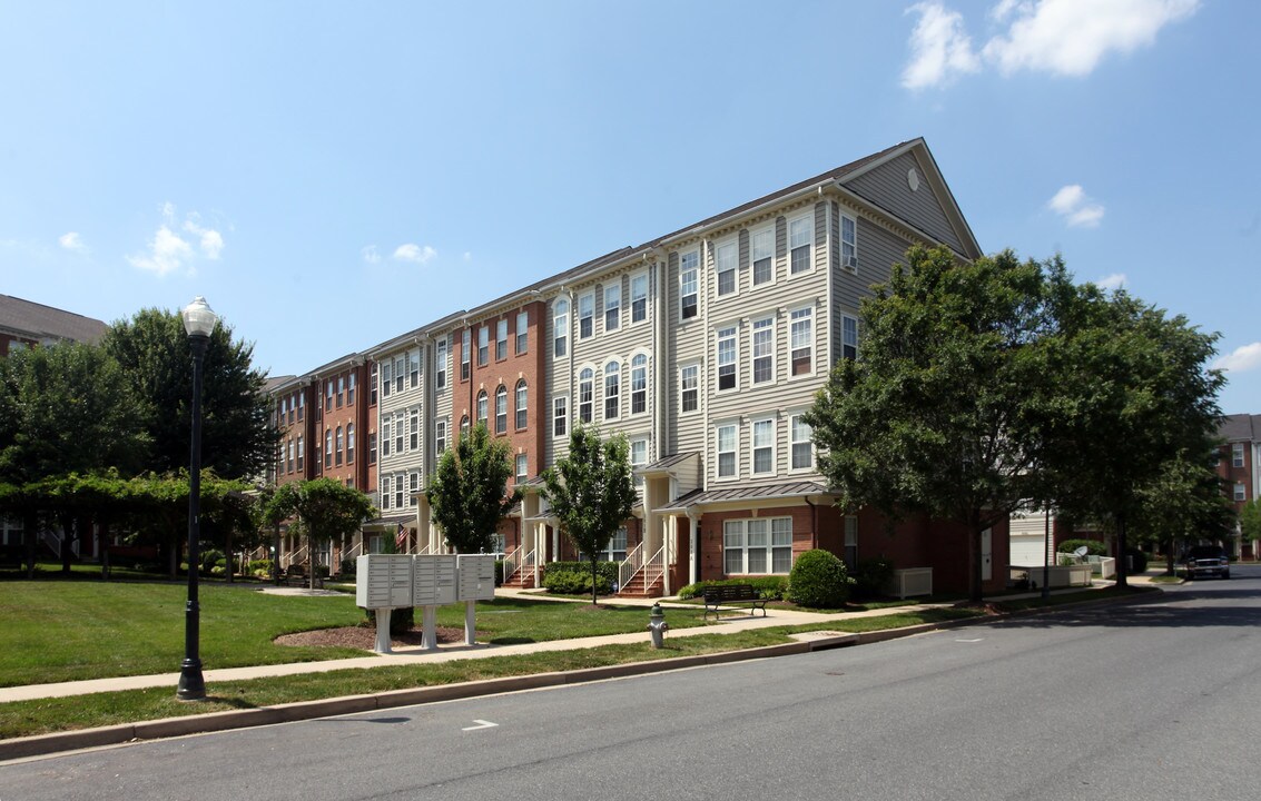 Cross Green Condominiums in Gaithersburg, MD - Foto de edificio