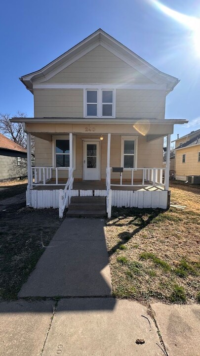 240 Millwood N in Wichita, KS - Foto de edificio