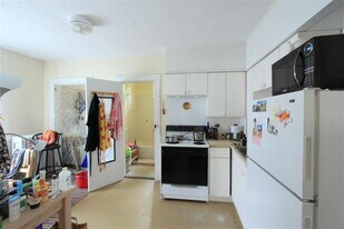 4 Forest St, Unit 1 in Cambridge, MA - Building Photo