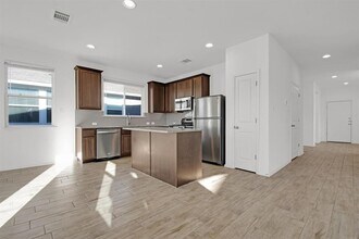 283 Fabion St in Niederwald, TX - Foto de edificio - Building Photo