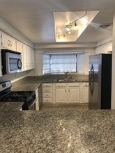 3944 Edgemoor Way in Las Vegas, NV - Building Photo - Building Photo