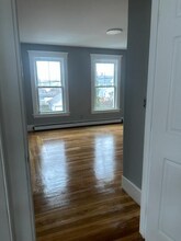 533 3rd Ave, Unit 2 in West Haven, CT - Building Photo - Building Photo