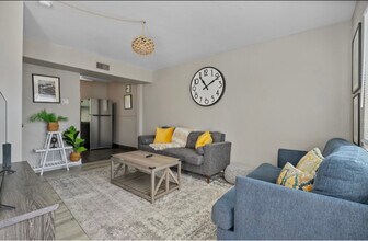 482 E Norwich Ave in Columbus, OH - Foto de edificio - Building Photo