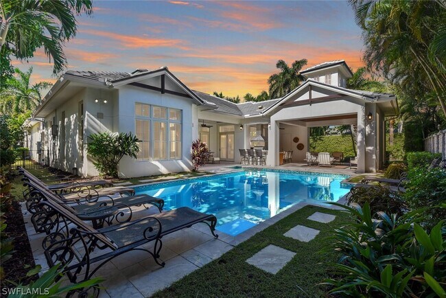 2250 Crayton Rd in Naples, FL - Building Photo - Building Photo