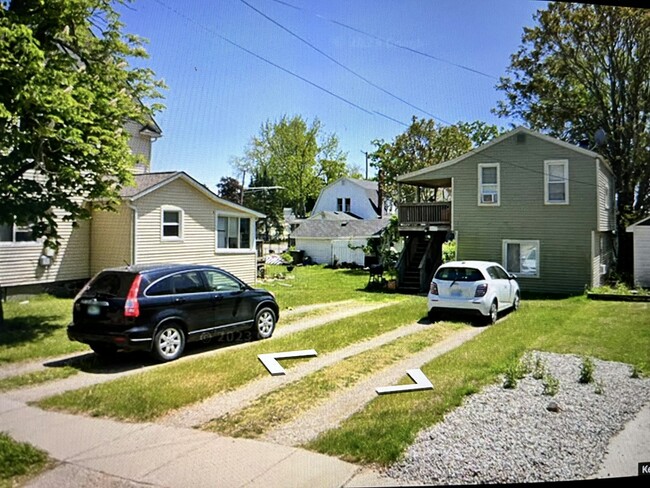 property at 317 W Flint St
