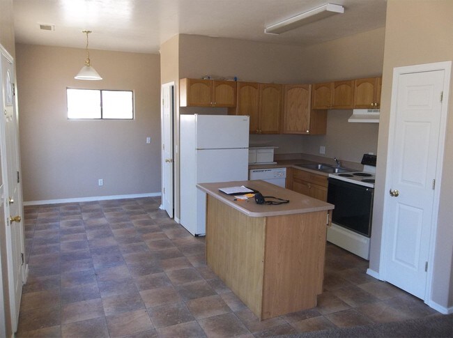 8321 Florentine Rd-Unit -C in Prescott Valley, AZ - Building Photo - Building Photo