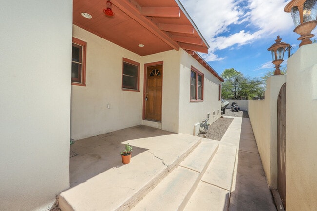 property at 1014 N 7th Ave