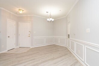 8183 Carnegie Hall Ct in Vienna, VA - Foto de edificio - Building Photo