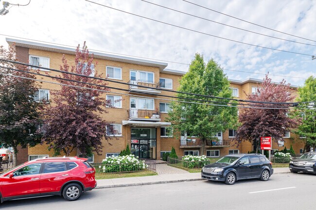 3330 Cartier Boul O in Laval, QC - Building Photo - Primary Photo