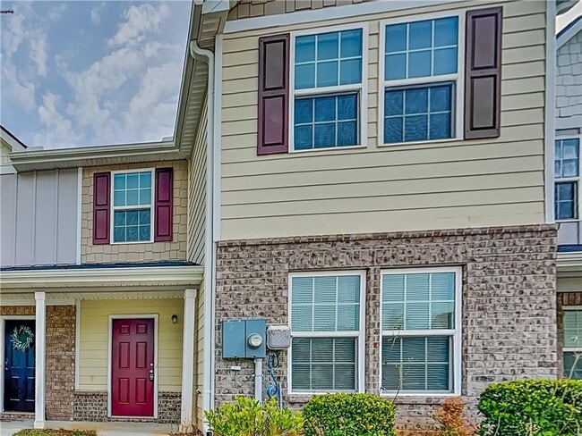 2565 Piering Dr in Stonecrest, GA - Foto de edificio - Building Photo