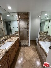 320 N Maple Dr-Unit -501 in Beverly Hills, CA - Building Photo - Building Photo