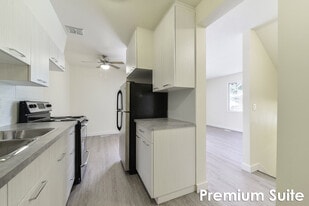 Parkview Estates in Edmonton, AB - Building Photo
