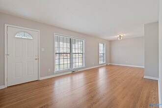 1723 Laverne Dr NW in Huntsville, AL - Building Photo - Building Photo