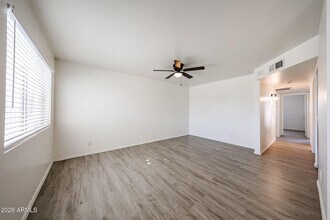 2226 W Heatherbrae Dr in Phoenix, AZ - Building Photo - Building Photo