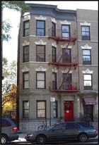 944 Leggett Ave Apartments