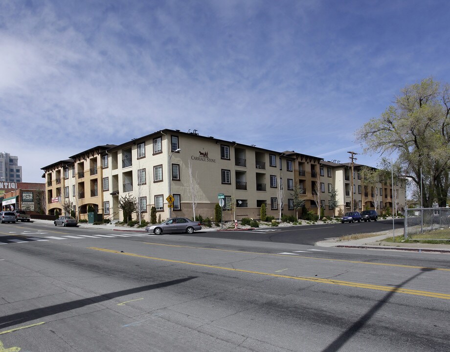 Carriage Stone Senior Apartments in Reno, NV - Foto de edificio