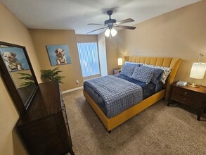 The Crest Apartments in Houston, TX - Foto de edificio - Building Photo