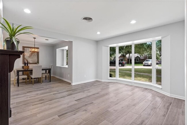 property at 1747 Maux Dr