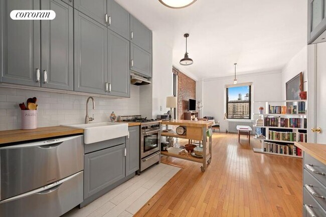 510 W 110th St in New York, NY - Building Photo - Building Photo