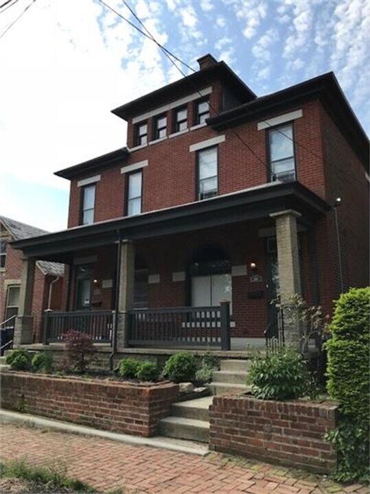 301-305-305 E Sycamore St in Columbus, OH - Building Photo