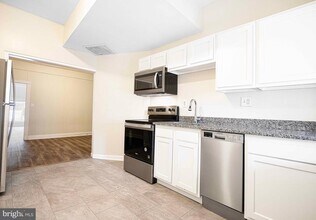 1804 E Lanvale St in Baltimore, MD - Building Photo - Building Photo