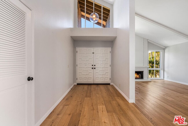 1316 Avenida de Cortez in Los Angeles, CA - Building Photo - Building Photo