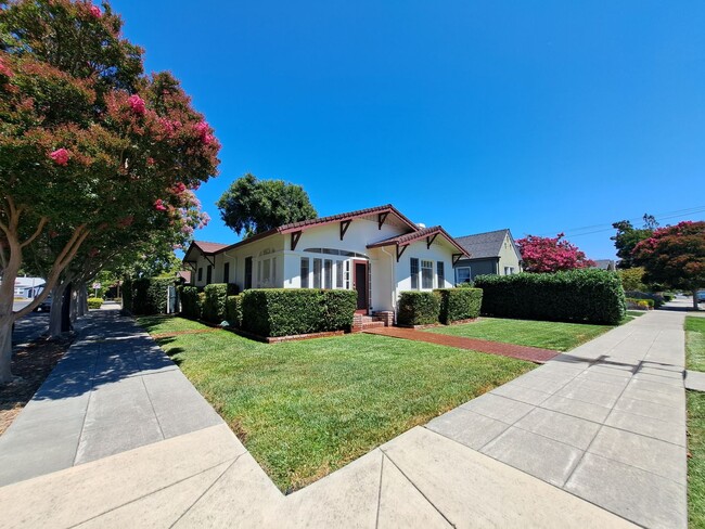 1938 3rd St in Napa, CA - Foto de edificio - Building Photo