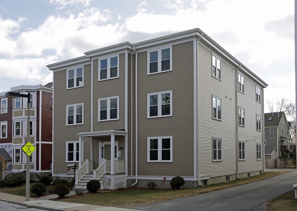 37 Coffey St in Dorchester, MA - Building Photo