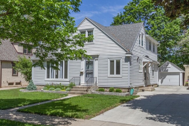 property at 1331 2nd St NW