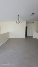 4936 Marina Palms Dr in Port Richey, FL - Foto de edificio - Building Photo
