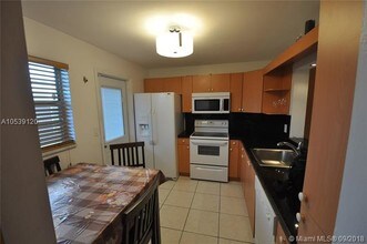 609 NE 14th Ave-Unit -702 in Hallandale Beach, FL - Building Photo - Building Photo