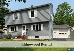 726 Midwood Rd in Ridgewood, NJ - Building Photo