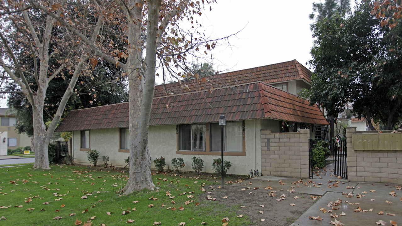 505 W Berkeley Ct in Ontario, CA - Building Photo