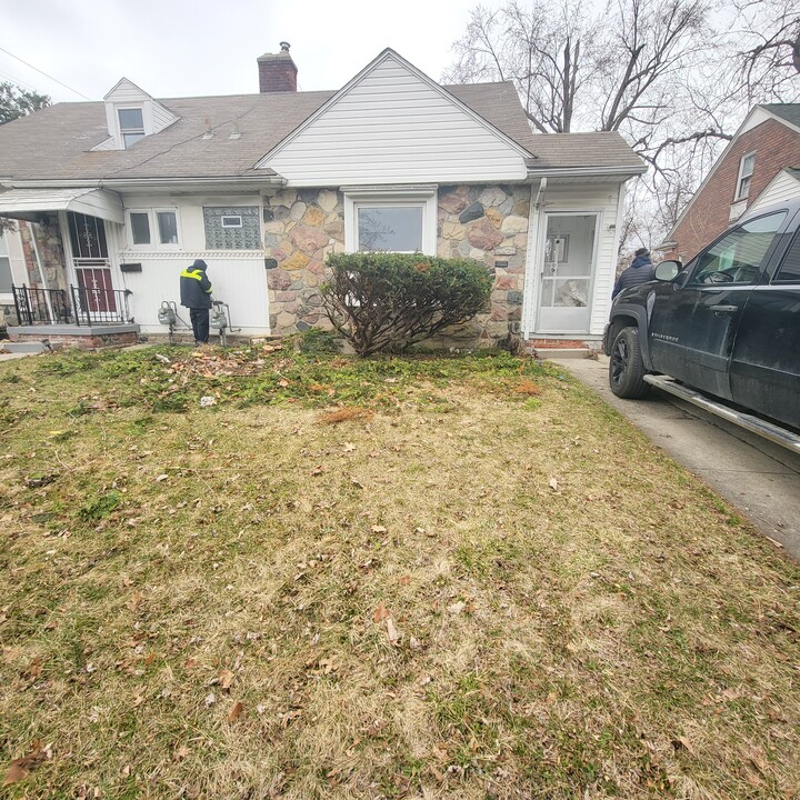 15815 Mendota St in Detroit, MI - Building Photo