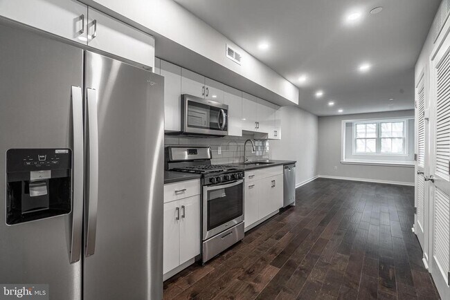 property at 752 S 8th St