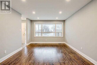 2545 Padstow Crescent in Mississauga, ON - Building Photo - Building Photo