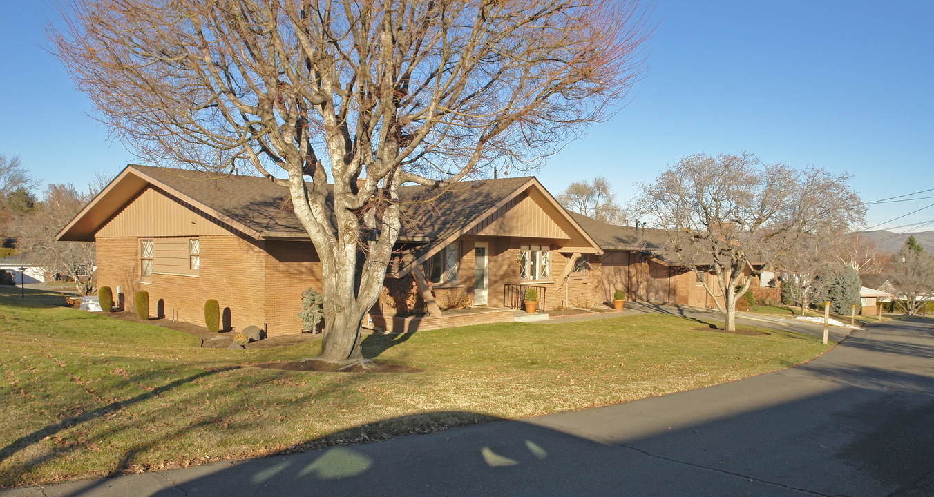 3801 Eastview Dr in Yakima, WA - Building Photo