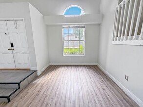 1015 NW 125th Terrace in Sunrise, FL - Building Photo - Building Photo