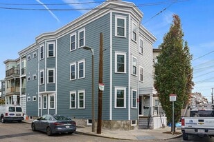 26 Crescent Ave, Unit 1 in Boston, MA - Building Photo