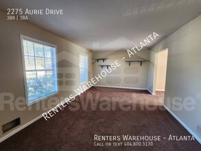 2275 Aurie Dr in Decatur, GA - Building Photo - Building Photo