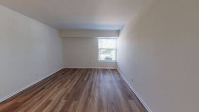 351 Buckminster Dr in Norwood, MA - Building Photo - Building Photo