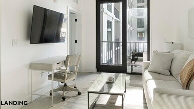 1007 S Mint St, Unit 731 in Charlotte, NC - Building Photo - Building Photo