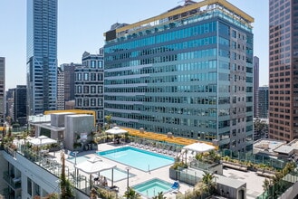 TENTEN Downtown in Los Angeles, CA - Foto de edificio - Building Photo