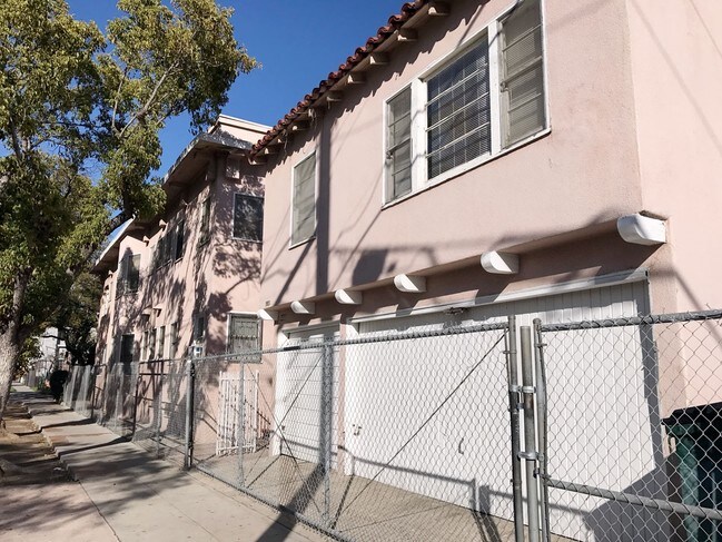 874 W 40th Pl in Los Angeles, CA - Building Photo - Building Photo